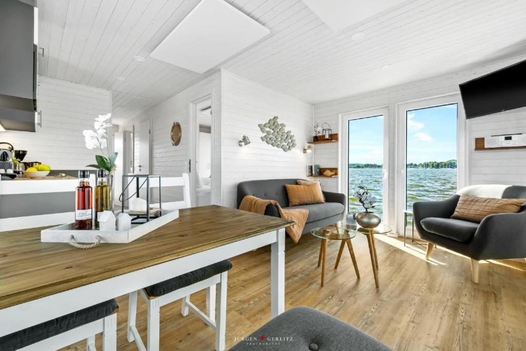 Hausboot Gluecksmomente Mit Dachterrasse In Schleswig Am Ostseefjord Schlei ภายนอก รูปภาพ