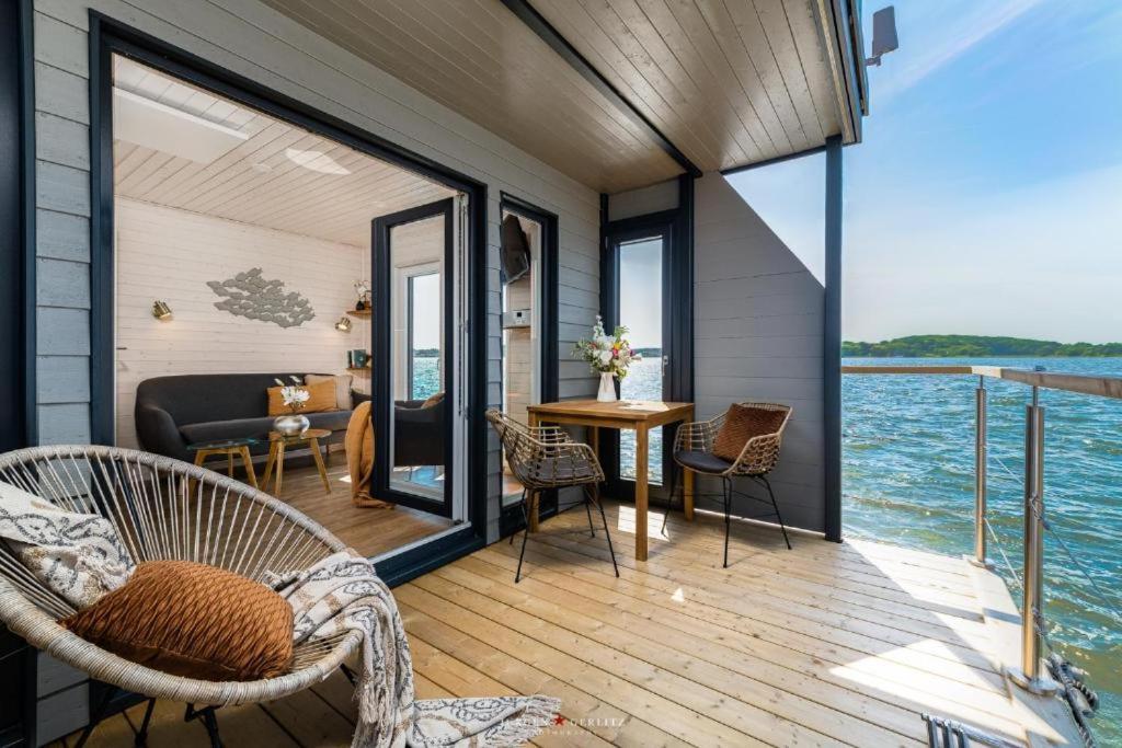 Hausboot Gluecksmomente Mit Dachterrasse In Schleswig Am Ostseefjord Schlei ภายนอก รูปภาพ